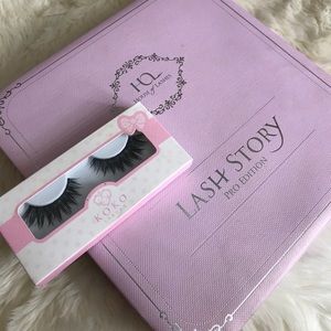 Eyelash book & koko lashes in goddess